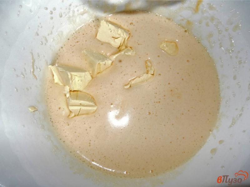 Фото приготовление рецепта: Кондитерская колбаса с шоколадом шаг №4