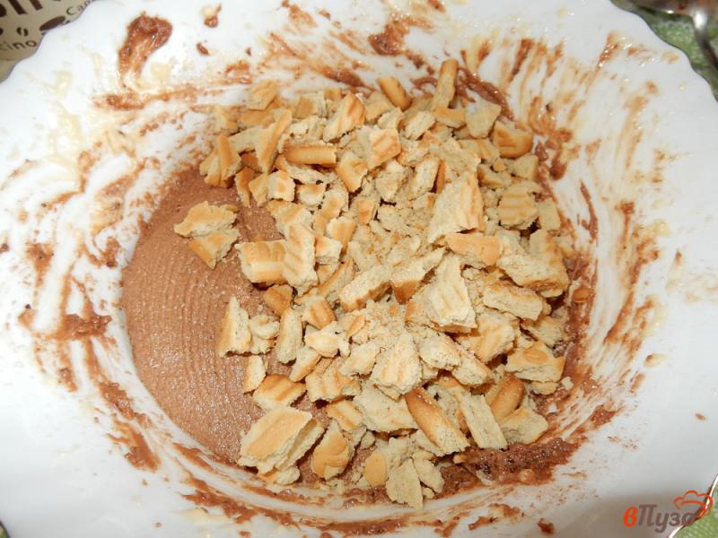 Фото приготовление рецепта: Кондитерская колбаса с шоколадом шаг №8