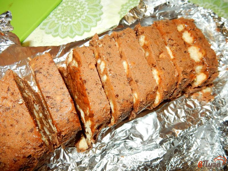 Фото приготовление рецепта: Кондитерская колбаса с шоколадом шаг №15