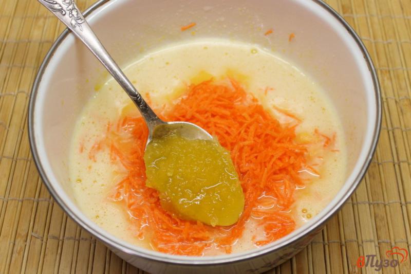 Фото приготовление рецепта: Ржаное печенье с морковкой и медом шаг №4