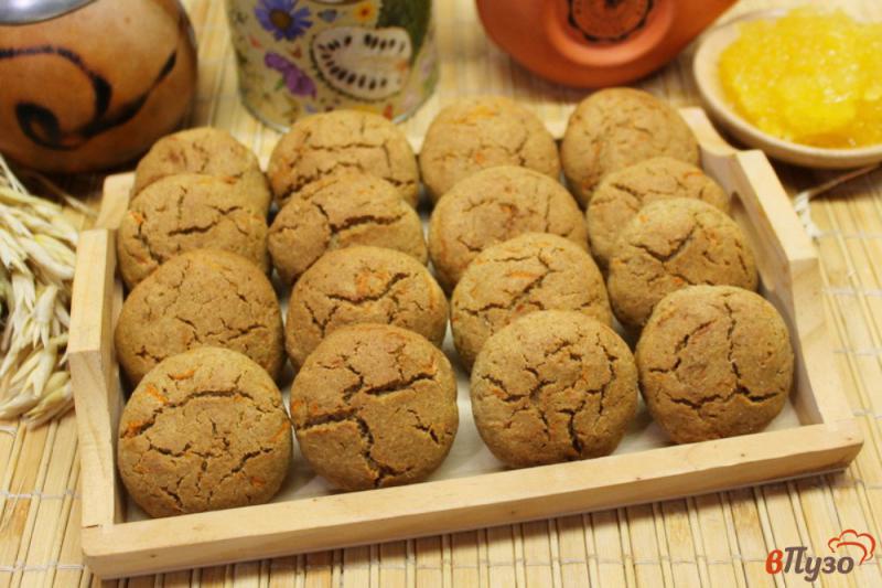 Фото приготовление рецепта: Ржаное печенье с морковкой и медом шаг №7