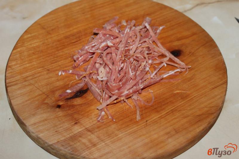 Фото приготовление рецепта: Сливочная паста с вяленым мясом и сыром с плесенью шаг №1