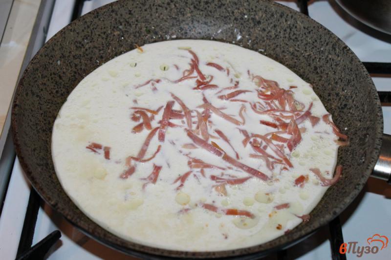 Фото приготовление рецепта: Сливочная паста с вяленым мясом и сыром с плесенью шаг №3