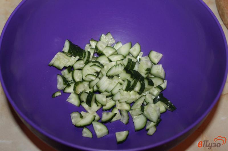 Фото приготовление рецепта: Овощной салат с жареными вешенками шаг №3