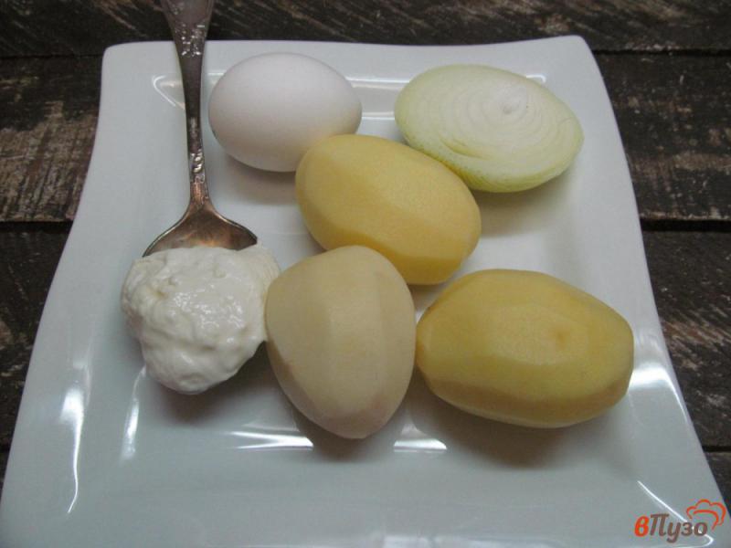 Фото приготовление рецепта: Картофельные оладьи с начинкой шаг №1