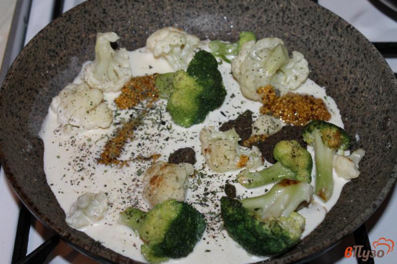 Фото приготовление рецепта: Брокколи и цветная капуста в сливочно - горчичном соусе шаг №5