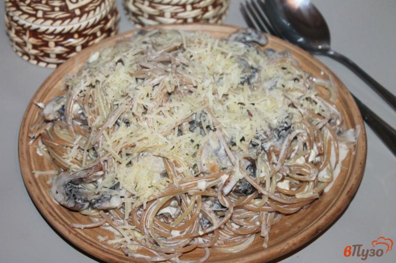 Фото приготовление рецепта: Паста с грибами и сыром Дор Блю шаг №6