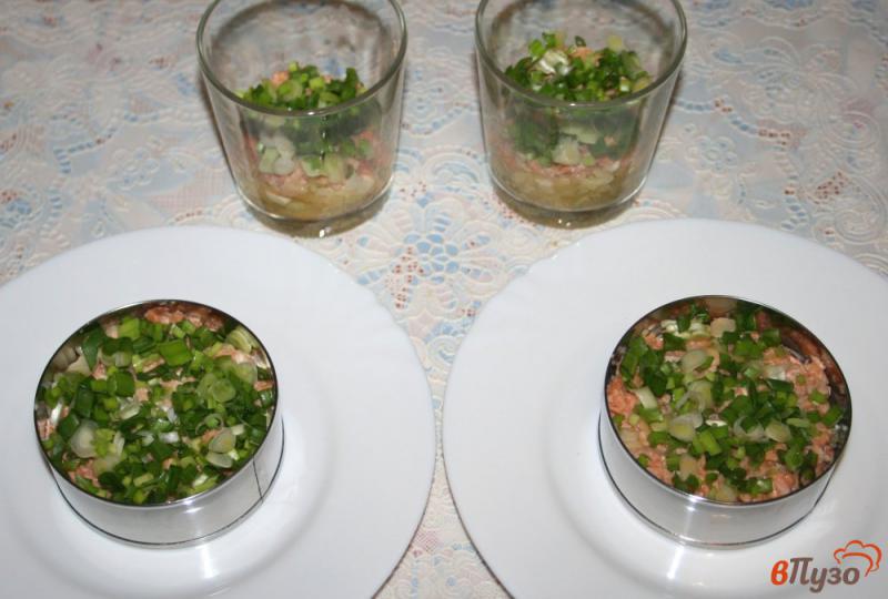 Фото приготовление рецепта: Нежный салат «Мимоза» с сырным соусом шаг №7