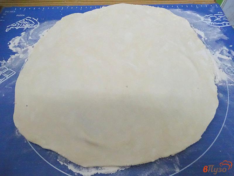 Фото приготовление рецепта: Пирог из универсального теста с фасолево-мясной начинкой шаг №2