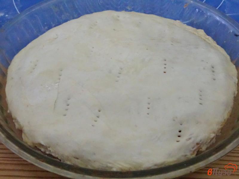 Фото приготовление рецепта: Пирог из универсального теста с фасолево-мясной начинкой шаг №5