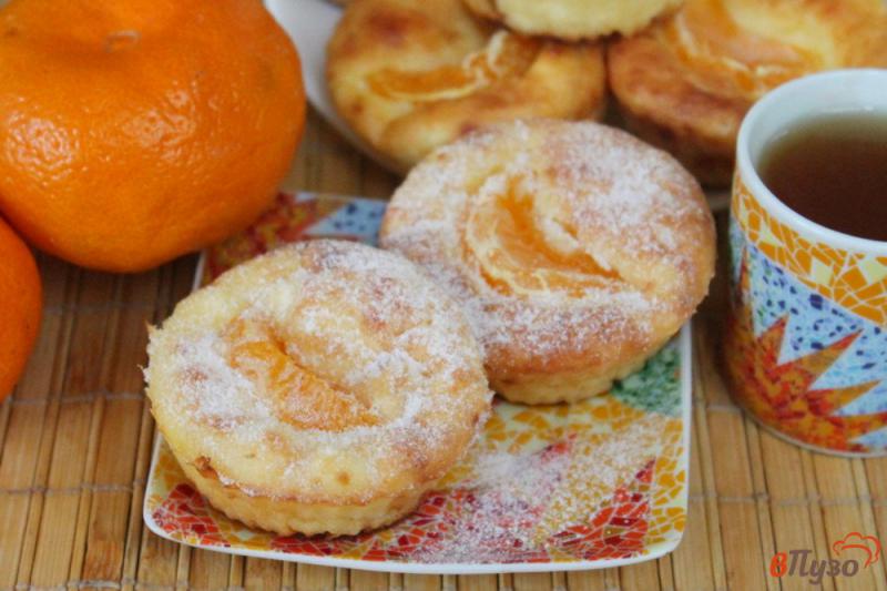 Фото приготовление рецепта: Творожные кексы с мандарином шаг №7