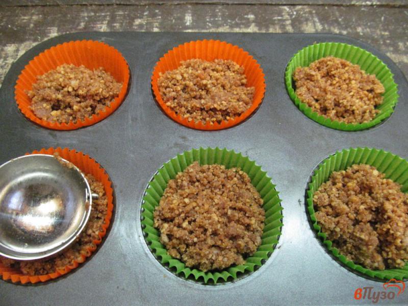 Фото приготовление рецепта: Кексы из песочного печенья со сметанным кремом шаг №4