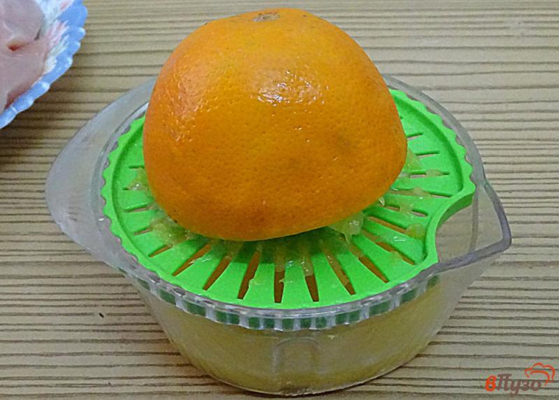 Фото приготовление рецепта: Куриная грудка под горчично-апельсиновым маринадом шаг №3