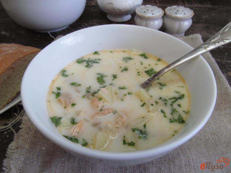 Фото приготовление рецепта: Сливочный суп с лососем шаг №9