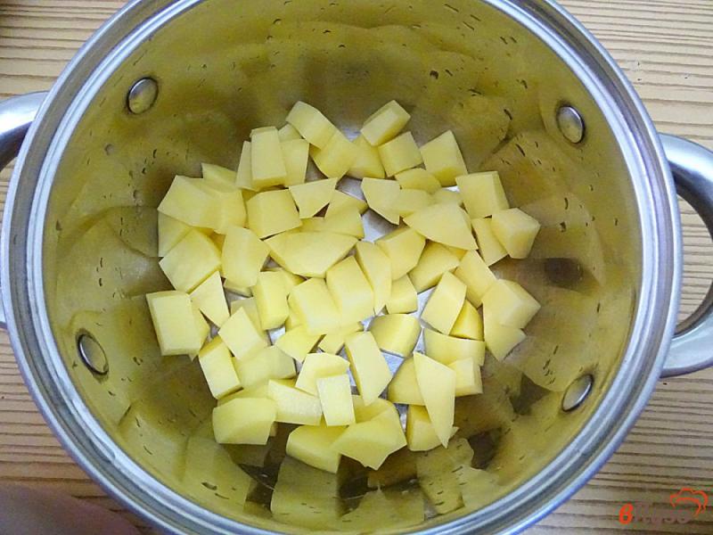 Фото приготовление рецепта: Суп с зелёными галушками шаг №5