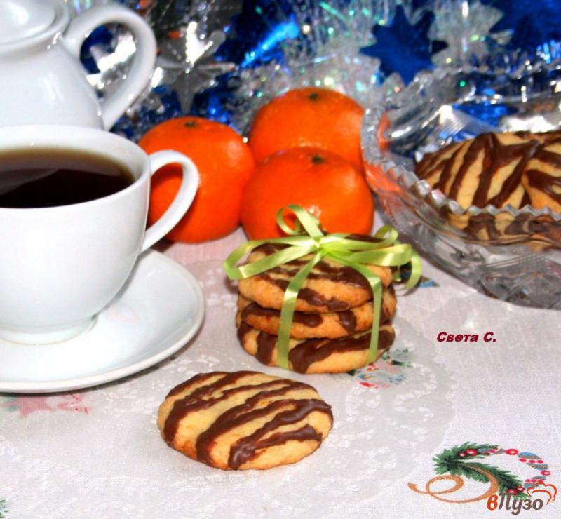 Фото приготовление рецепта: Мандариновое печенье с шоколадом шаг №6