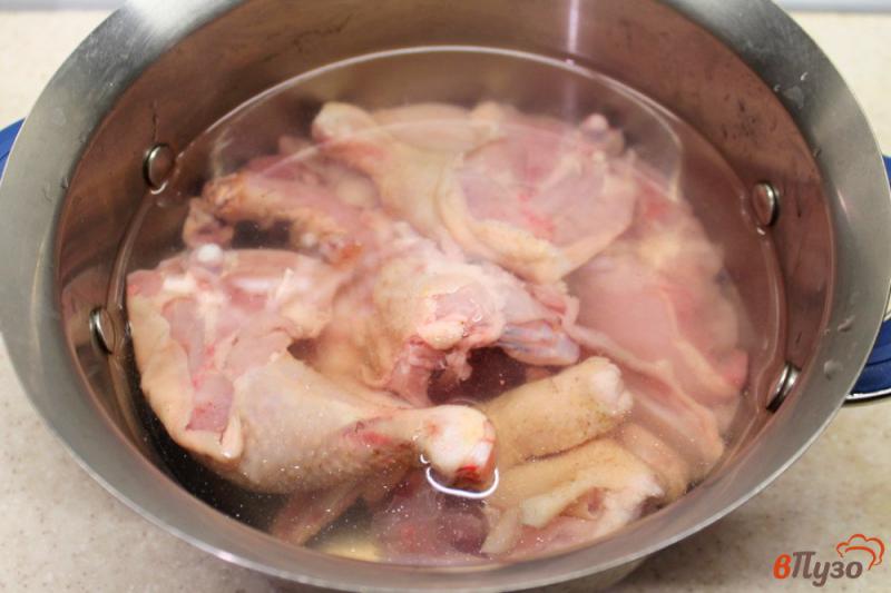 Фото приготовление рецепта: Суп из цыпленка с горошком шаг №1