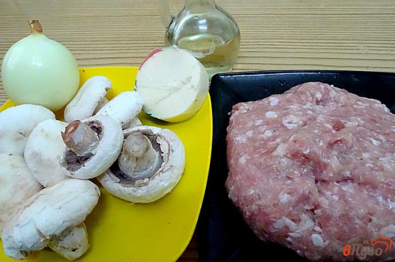 Фото приготовление рецепта: Котлеты фаршированные грибами и моцареллой шаг №1