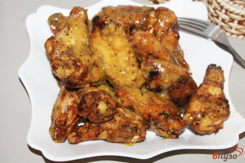 Фото приготовление рецепта: Пряные куриные крылья в горчичном соусе шаг №8