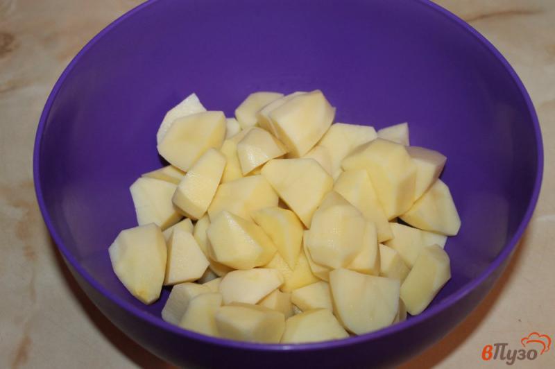 Фото приготовление рецепта: Картофель тушеный в рукаве с соевым соусом шаг №2