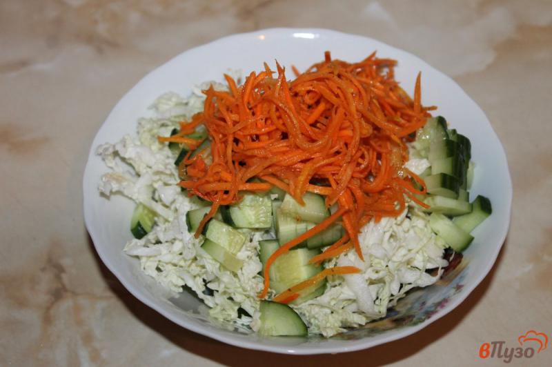 Фото приготовление рецепта: Салат из пекинской капусты с корейской морковью шаг №5