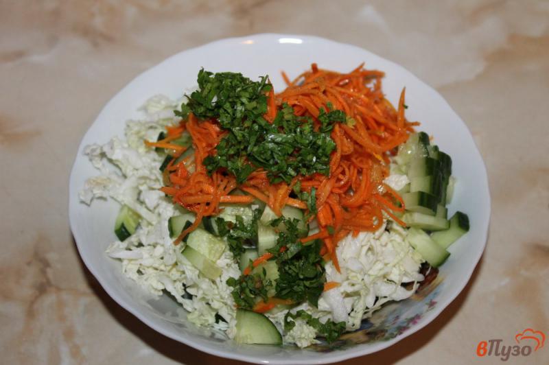 Фото приготовление рецепта: Салат из пекинской капусты с корейской морковью шаг №6