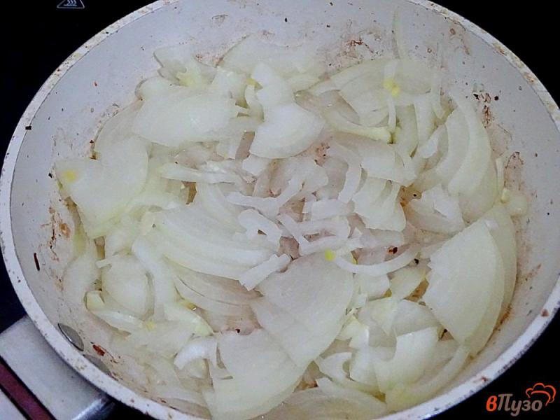 Фото приготовление рецепта: Фасоль тушеная с помидорами и чесноком шаг №4