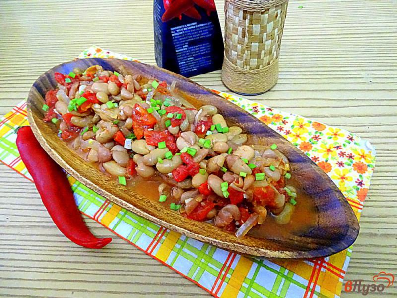 Фото приготовление рецепта: Фасоль тушеная с помидорами и чесноком шаг №8