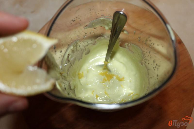 Фото приготовление рецепта: Соус с авокадо и цедрой лимона шаг №6