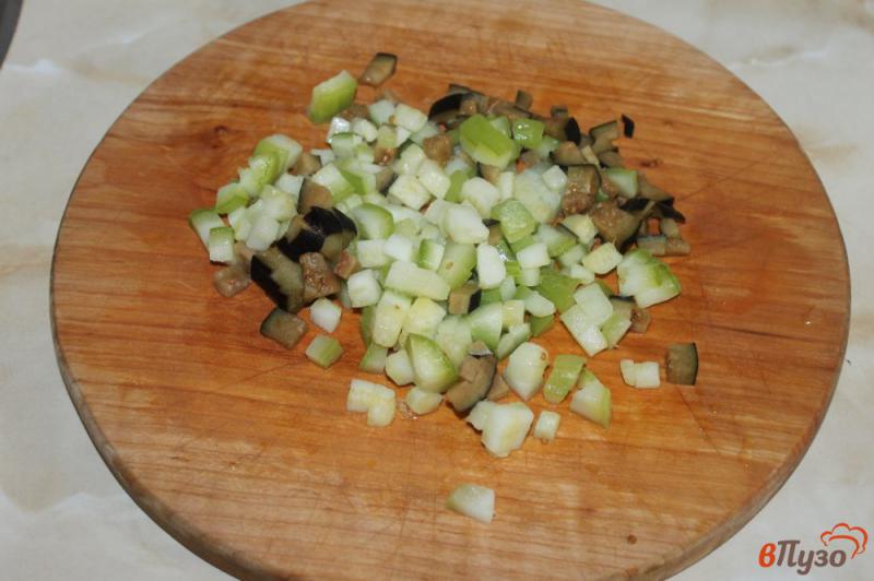 Фото приготовление рецепта: Рис с кукурузой, зеленым горошком и перцем шаг №2
