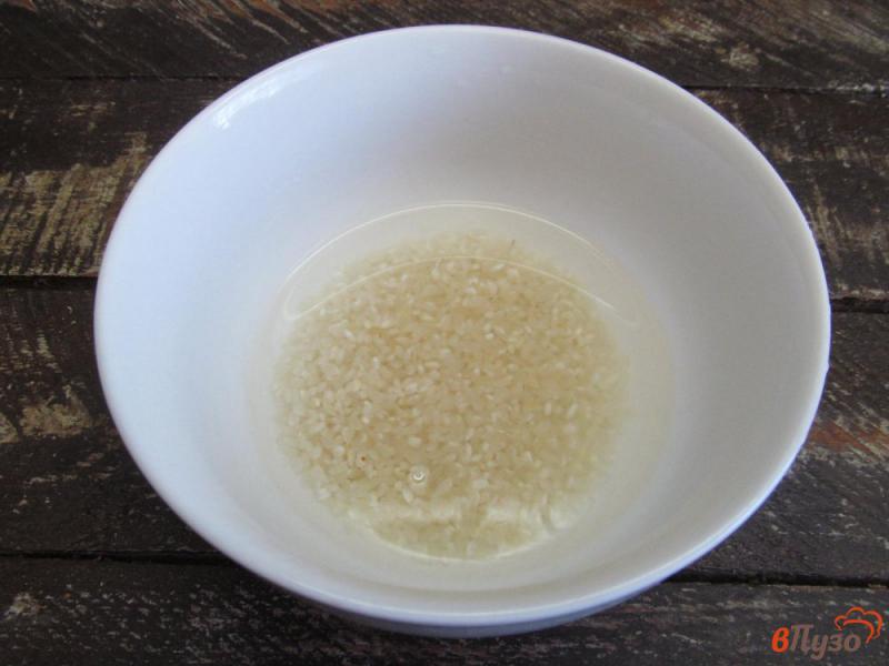 Фото приготовление рецепта: Рисовый суп с солеными огурцами шаг №2