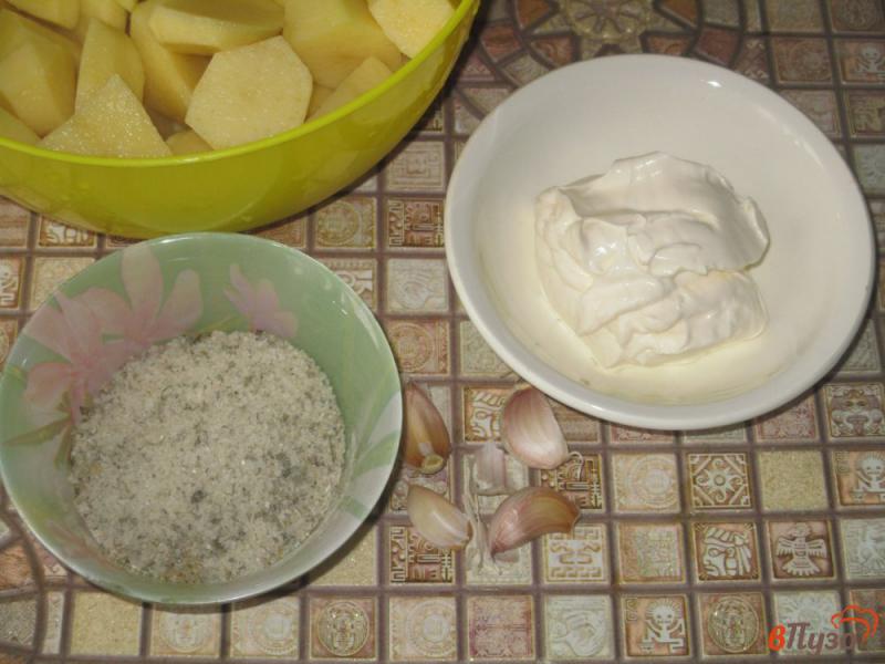 Фото приготовление рецепта: Картофель запеченный в рукаве в сметане шаг №2