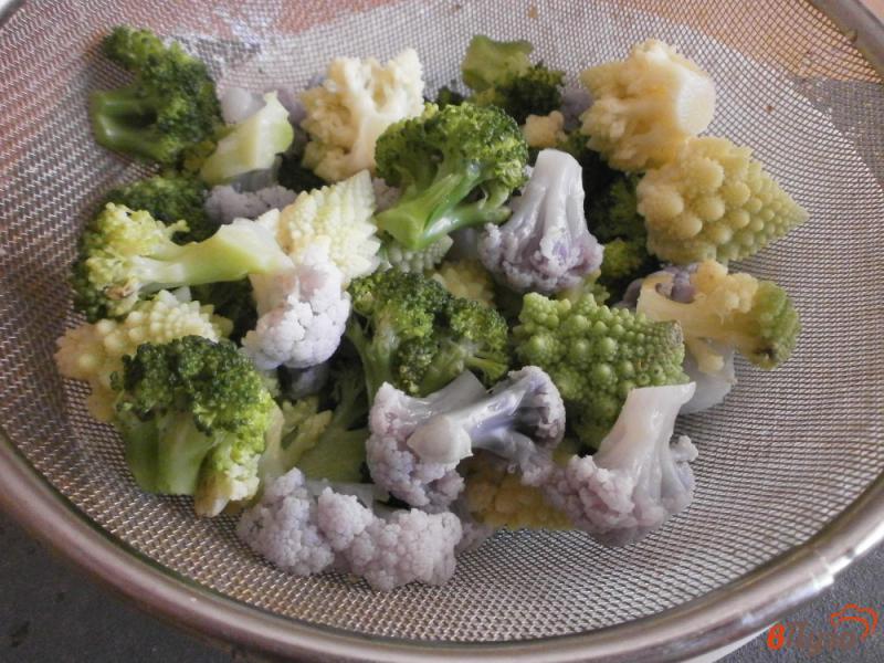 Фото приготовление рецепта: Цветной салат из цветной капусты и тунца шаг №5