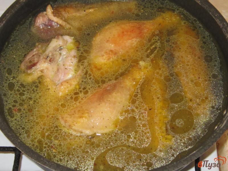 Фото приготовление рецепта: Утка тушеная с рисом и кукурузой шаг №3