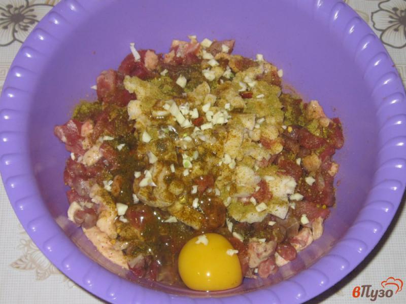Фото приготовление рецепта: Колбаски домашние из утки шаг №3