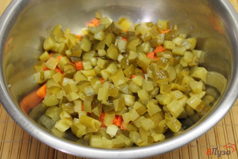 Фото приготовление рецепта: Винегрет из печеных овощей с яблоком и зеленым луком шаг №3