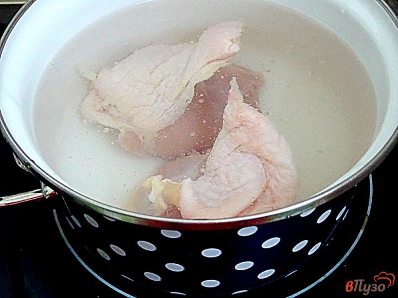Фото приготовление рецепта: Куриный бульон с вермишелью шаг №1