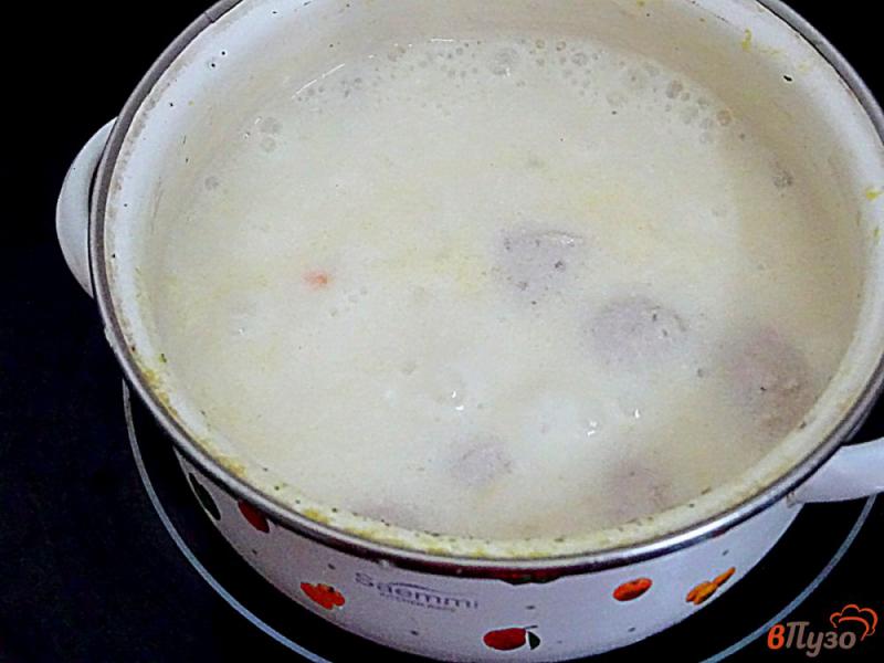 Фото приготовление рецепта: Фрикадельки в сметанном соусе шаг №5