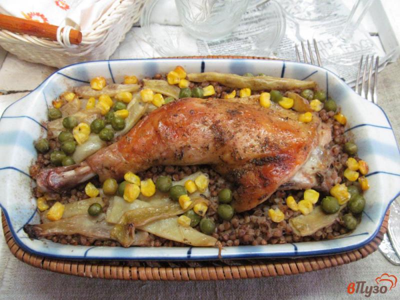 Фото приготовление рецепта: Запеченная курица в гречке шаг №6