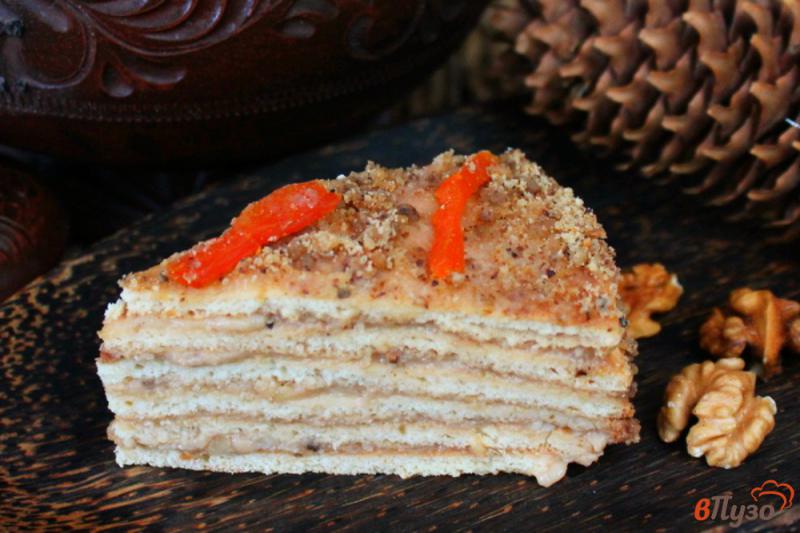 Фото приготовление рецепта: Торт с медом и орехами шаг №14