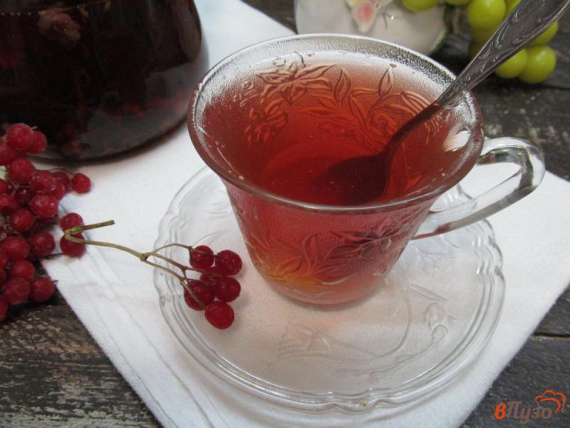 Фото приготовление рецепта: Ягодный чай с розмарином и тимьяном шаг №5