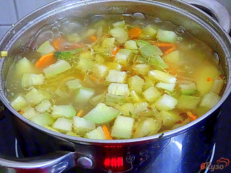 Фото приготовление рецепта: Суп пюре с картофелем и кабачками шаг №5
