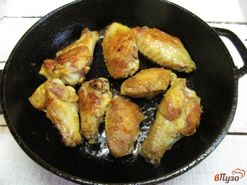 Фото приготовление рецепта: Перловка с куриными крыльями шаг №6