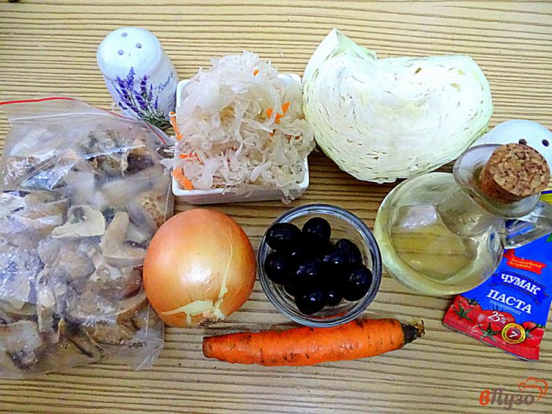 Фото приготовление рецепта: Солянка с грибами и капустой шаг №1