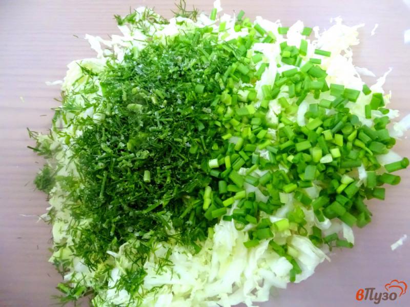 Фото приготовление рецепта: Салат из пекинской капусты и огурца шаг №3