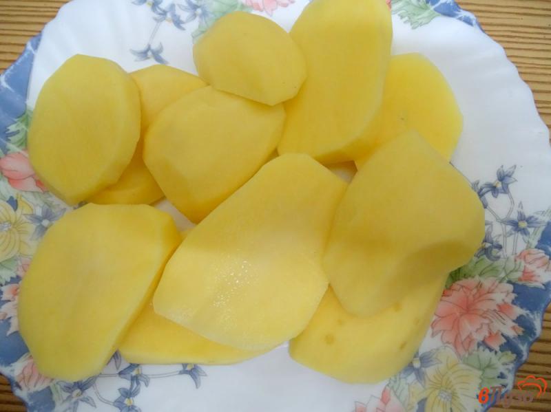 Фото приготовление рецепта: Картофель жареный с паприкой и чесноком шаг №2