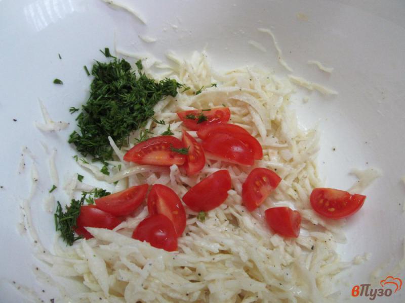 Фото приготовление рецепта: Салат из капусты под соусом из хрена шаг №5
