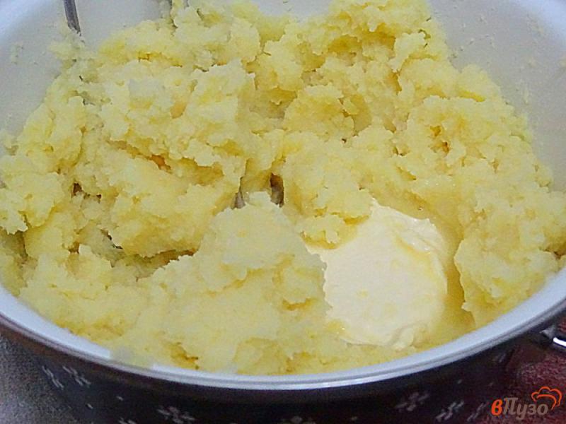 Фото приготовление рецепта: Картофельное пюре по-ирландски со шпиком шаг №3
