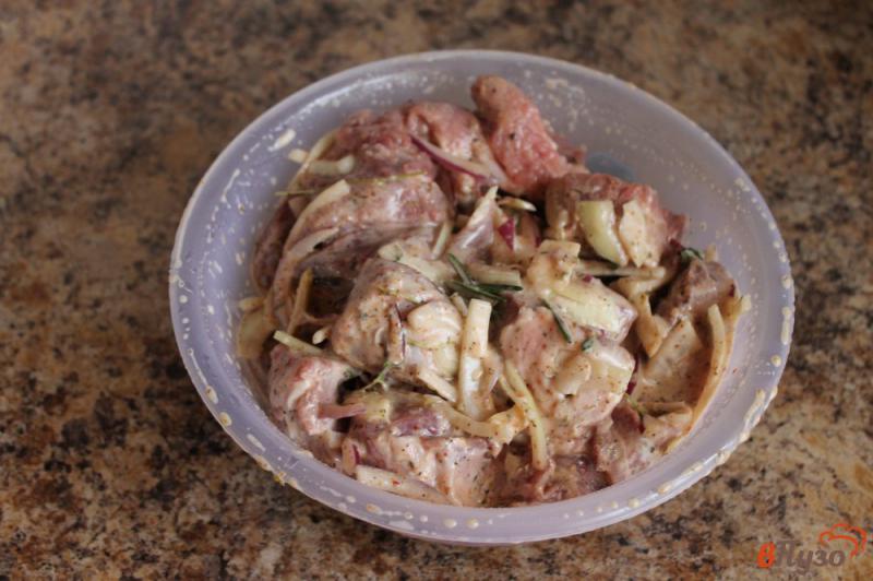 Фото приготовление рецепта: Шашлык из ошейка маринованный в кефире шаг №7
