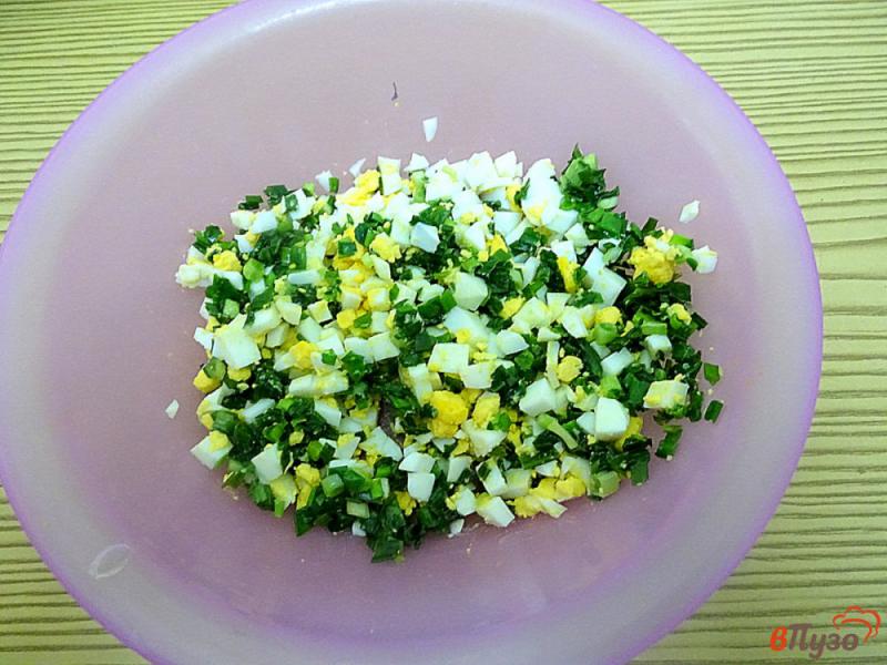 Фото приготовление рецепта: Зразы фаршированные яйцом и зелёным луком шаг №4